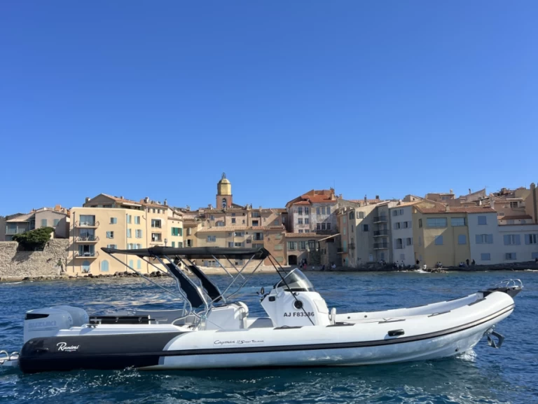 RIB hire in Port Cogolin - Ranieri Cayman 31 Sport Touring