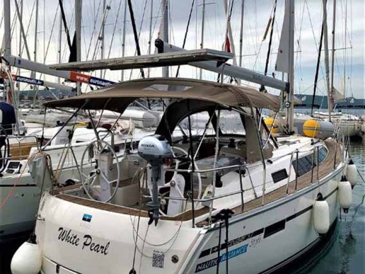 Yacht charter Biograd na Moru - Bavaria Cruiser 37 on SamBoat