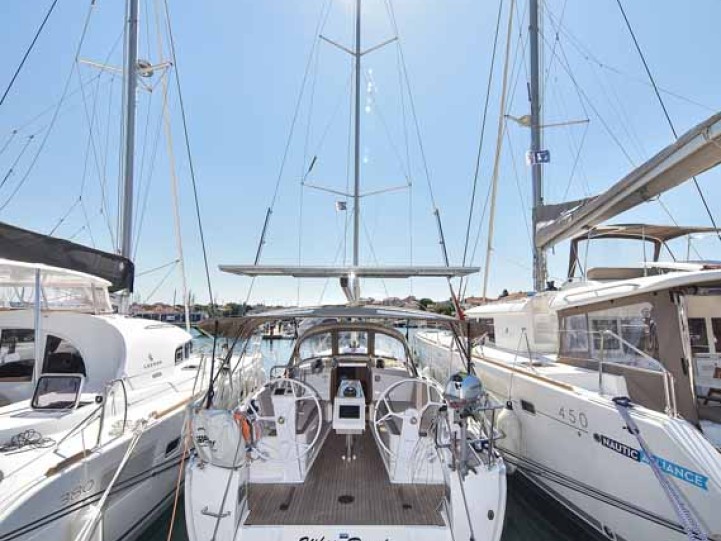 Hire a Bavaria Cruiser 37 Biograd na Moru
