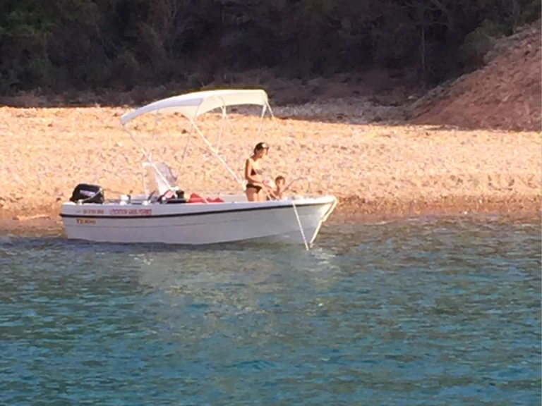 Terhi 445 C charter bareboat or skippered in  Galéria