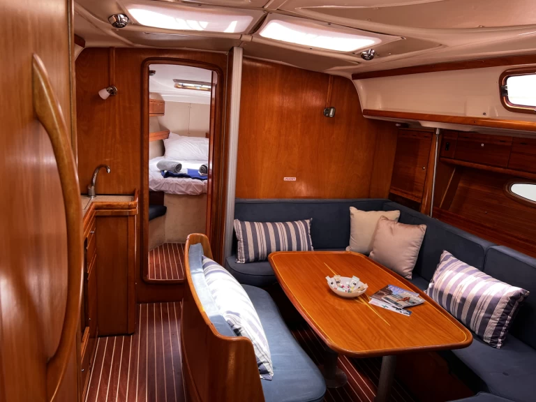 Sailboat hire in Vlycho - Bavaria Bavaria Cruiser 39
