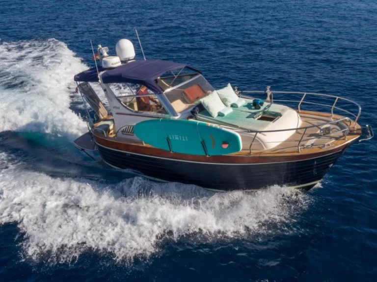 Charter a Mimi Libeccio in Marina Aliki on Samboat