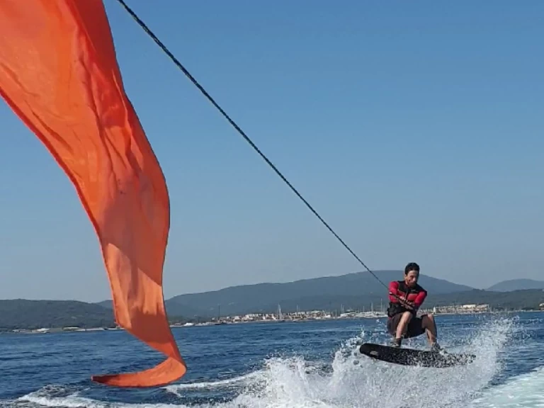 Hire Motorboat with or without skipper Boston Whaler Sainte-Maxime