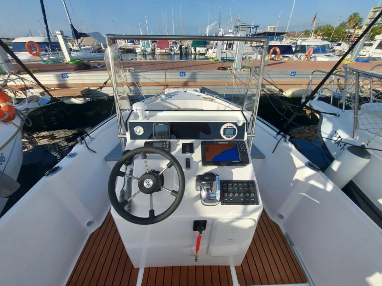 Hire Motorboat with or without skipper DAC MARINE el Masnou