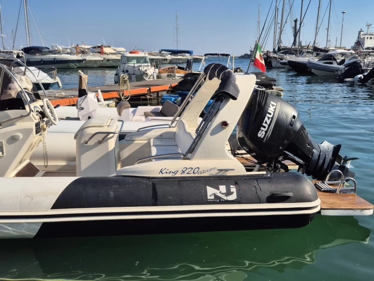 Hire a Nuova Jolly King 850 Porto Turistico Masuccio Salernitano