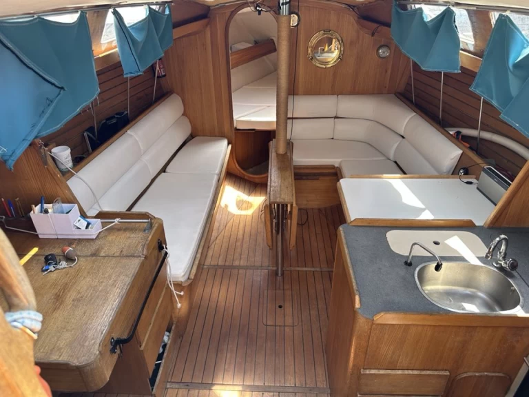 Hire Sailboat Kirie with a boat licence