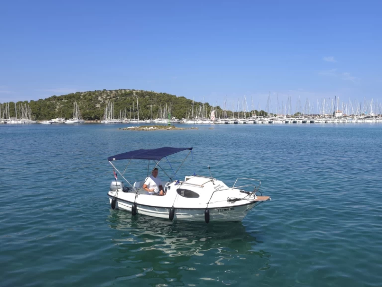 Yacht charter Rogoznica - M-Sport 5 on SamBoat