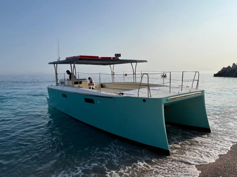 Catamaran to hire Himarë at the best price
