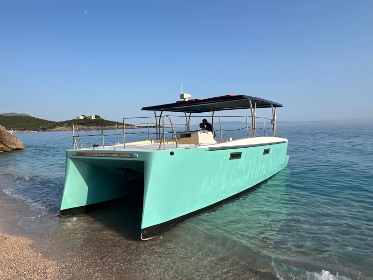 Hire Catamaran Aliboats with a boat licence