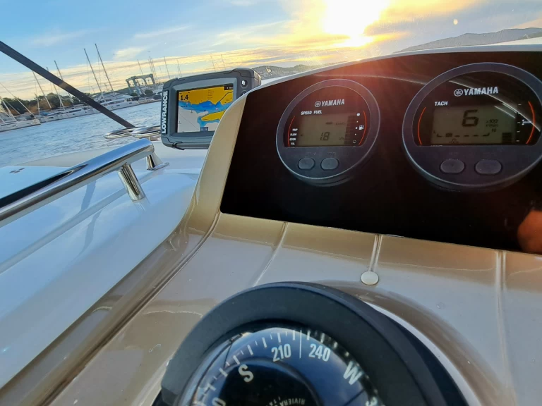 Yacht charter Trogir - Sessa Marine Sessa Marine Key Largo 20 on SamBoat