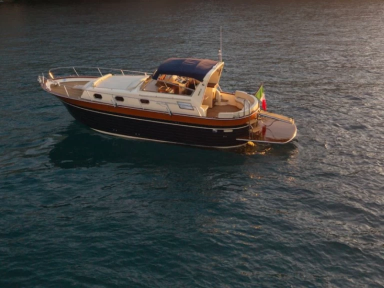 Charter a Apreamare Apreamare 38 in Monopoli on Samboat