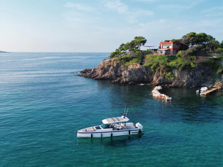 Motorboat to hire Port du Lavandou at the best price