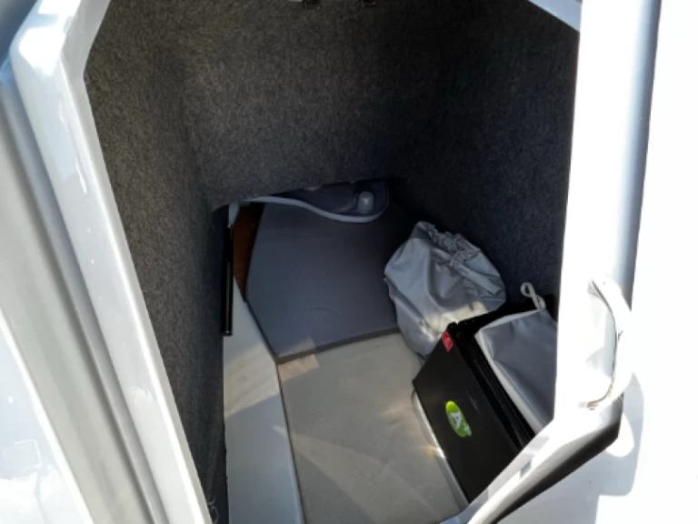 Yacht charter Six-Fours-les-Plages - Moonday yacht Matrix 655 on SamBoat