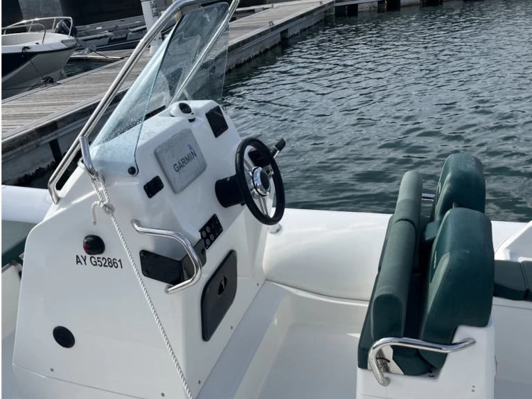 Hire a Zodiac Medline 6.8 La Trinité-sur-Mer