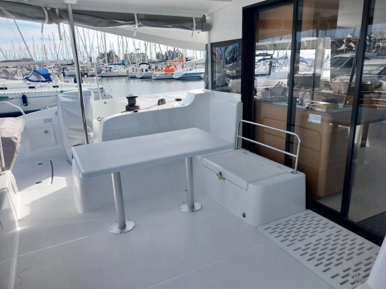 Yacht hire Locmiquélic cheap Excess 14