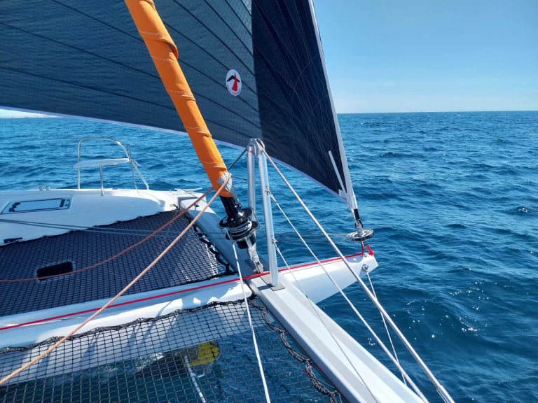 Catamaran to hire Locmiquélic at the best price