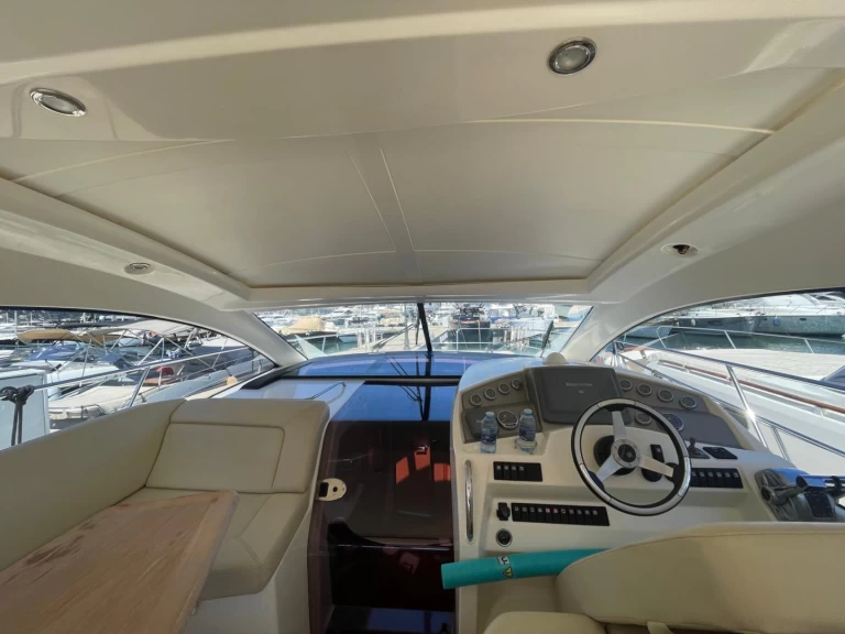 Hire Motorboat with or without skipper Jeanneau Port de Saint Jean Cap Ferrat