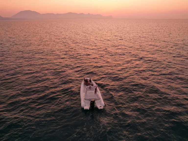 Hire a Pajara Pajara ribs 28 Porto di Balestrate