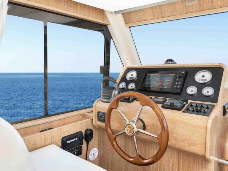 Hire a sasga 34 HT Cavalaire-sur-Mer