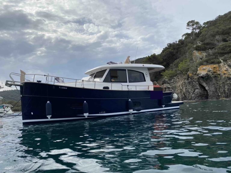 Yacht charter Cavalaire-sur-Mer - sasga 34 HT on SamBoat