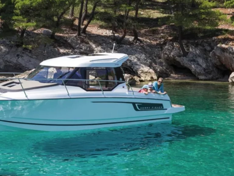 Charter a Jeanneau Merry Fisher 795 in Sanremo on Samboat