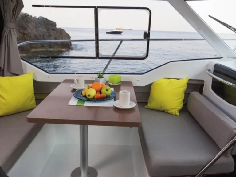 Motorboat to hire Sanremo at the best price