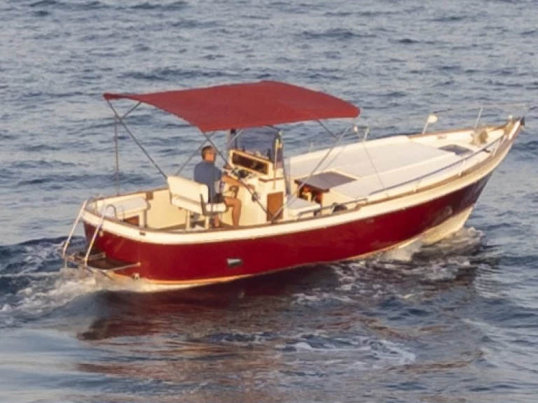 Charter a Dasamarine Altair 25 in Catania on Samboat