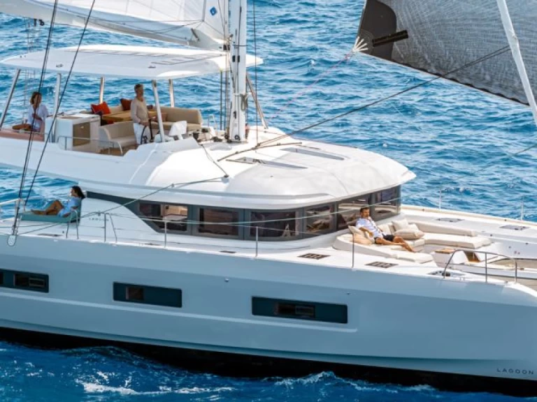 Catamaran hire in Palma de Mallorca - Lagoon Lagoon 55 - 4 + 2 cab.
