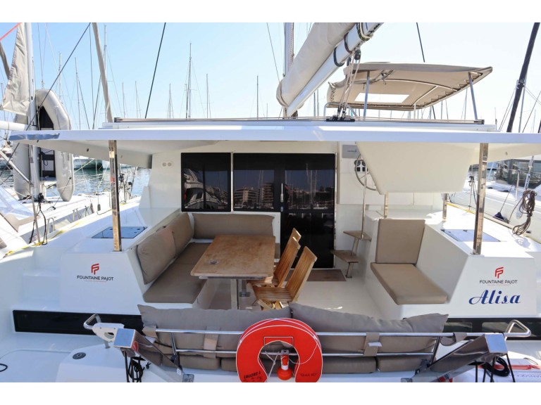 Yacht charter Lygia - Fountaine Pajot Lucia 40 on SamBoat