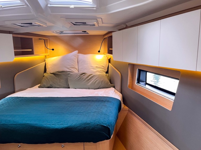 Sailboat hire in Rostock - Dufour Dufour 41