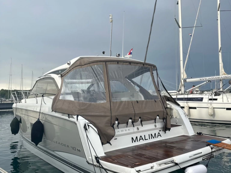 Hire a Jeanneau Leader 40 Pula