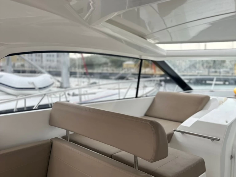 Motorboat to hire Pula at the best price