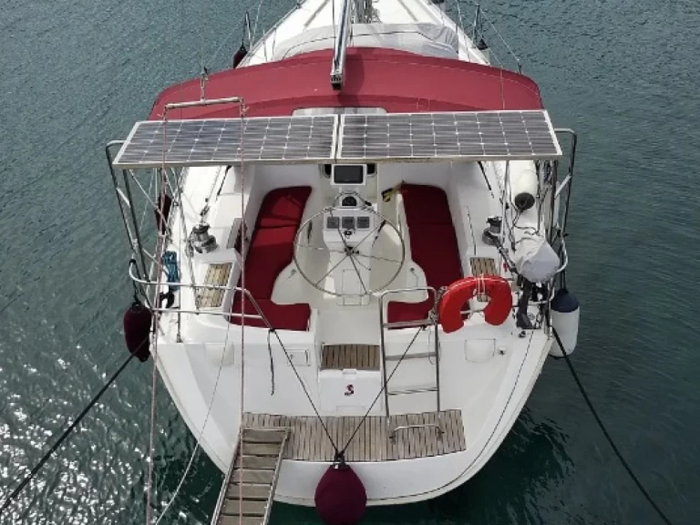 Hire Sailboat with or without skipper Bénéteau Kallithea