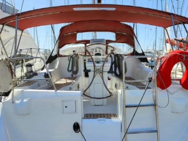 Hire Sailboat Bénéteau with a boat licence