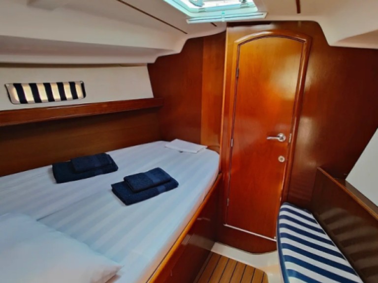 Yacht charter Kallithea - Bénéteau Oceanis 393 Clipper on SamBoat