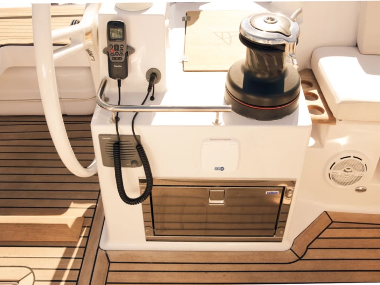 Charter a Elan Impression 50 in Seget Donji on Samboat