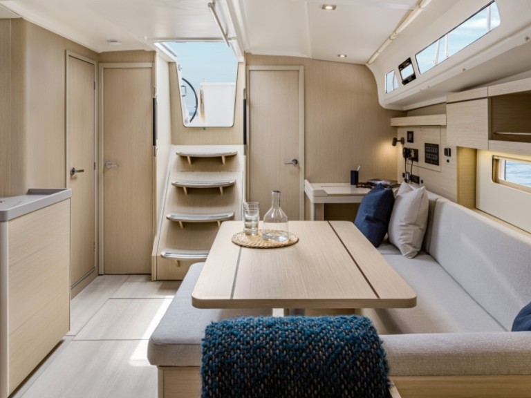 Sailboat hire in Trogir - Bénéteau Oceanis 40.1