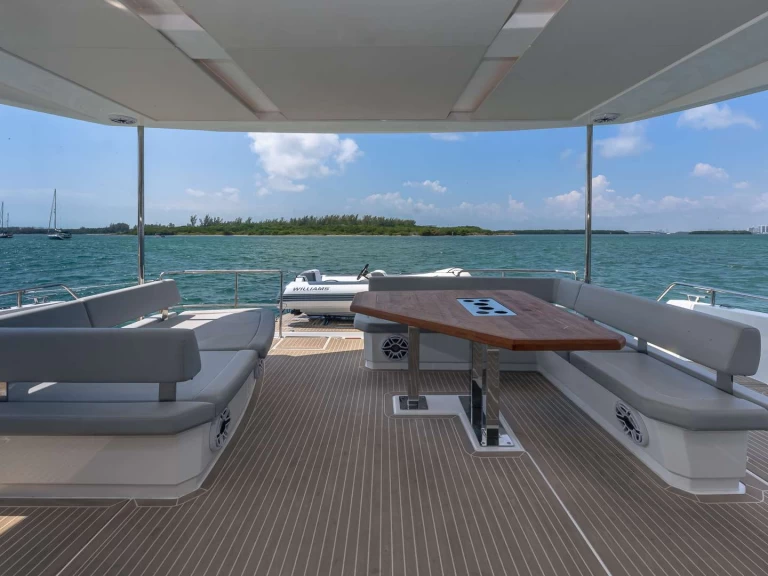 Luxury Yacht hire in Miami - Leopard Archipelago II