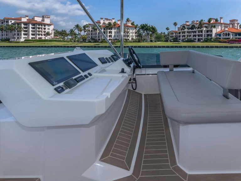 Charter a Leopard Archipelago II in Miami on Samboat