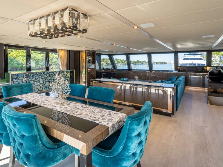 Luxury Yacht hire in Miami - Sunreef ISLAND MAJESTY