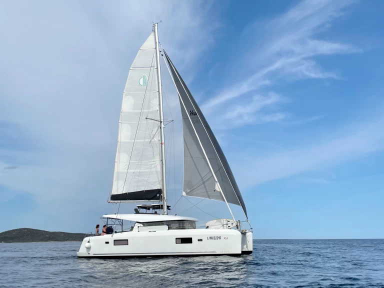 Lagoon Lagoon 42 charter bareboat or skippered in  Piombino