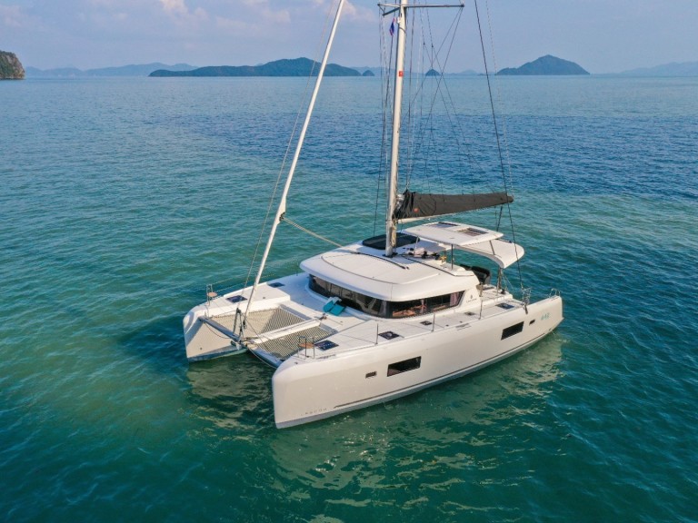 Charter a Lagoon Lagoon 42 in Fethiye on Samboat