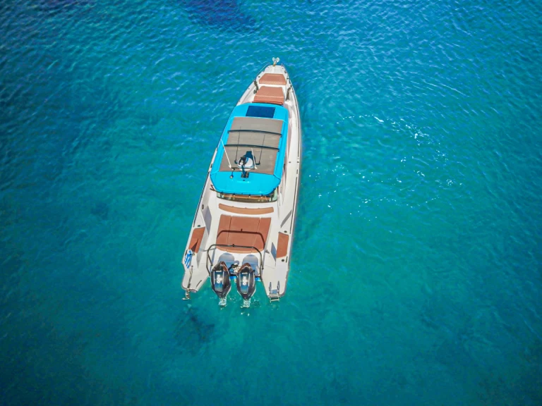 Yacht charter Chaniá - Axopar Axopar 37 XC Cross Cabin on SamBoat