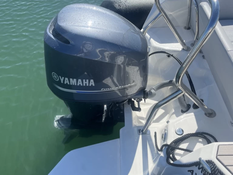 Yacht charter La Trinité-sur-Mer - Zodiac Medline 7.5 on SamBoat