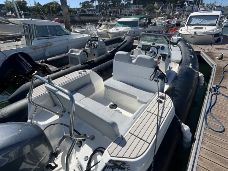 Hire a Zodiac Medline 7.5 La Trinité-sur-Mer
