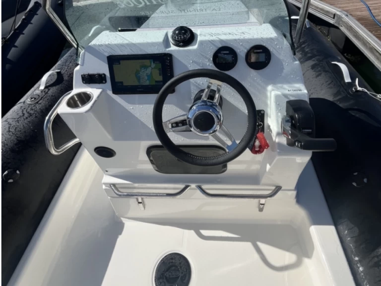 RIB hire in La Trinité-sur-Mer - Zodiac Medline 7.5