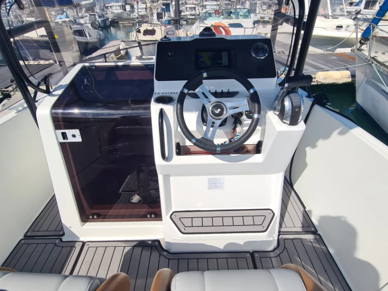 Yacht charter Les Sables-d'Olonne - Bénéteau Flyer 7 SPACEdeck on SamBoat