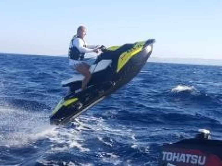 Sealine Spark  charter bareboat or skippered in  Rovinj