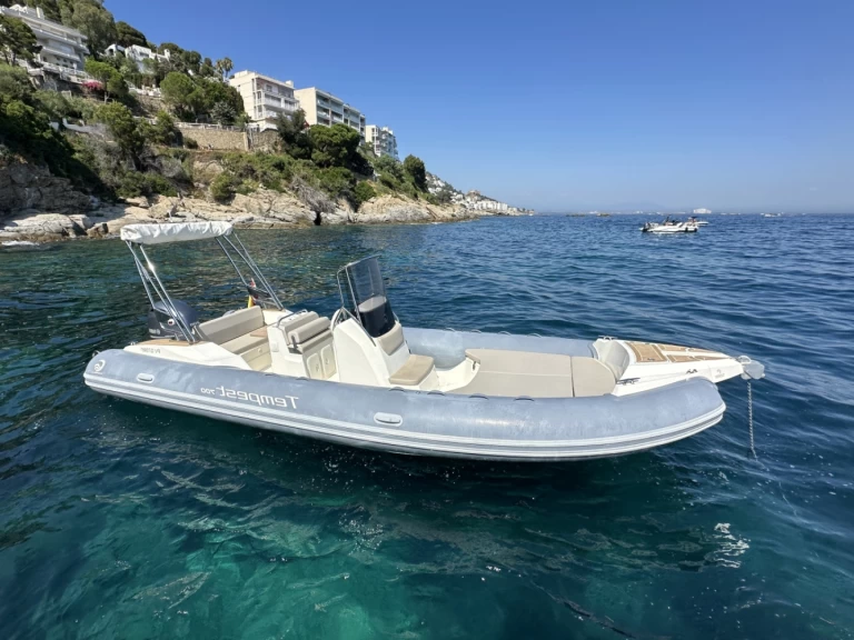Hire Motorboat Capelli with a boat licence