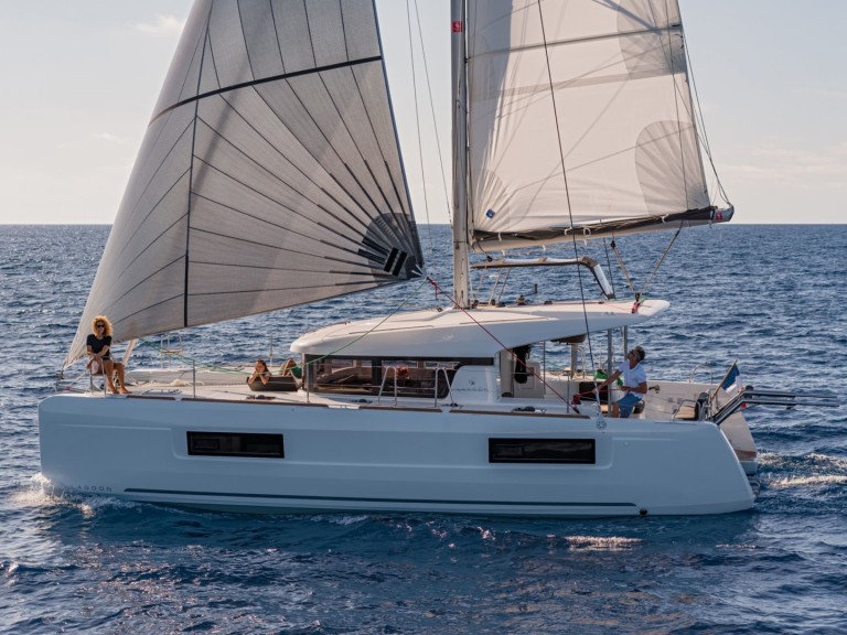 Hire a Lagoon Lagoon 40 Alimos